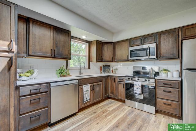 14048 Pierce Street, Omaha, NE 68144
