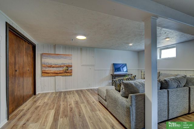 14048 Pierce Street, Omaha, NE 68144