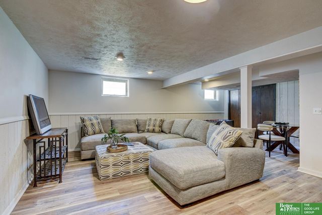 14048 Pierce Street, Omaha, NE 68144