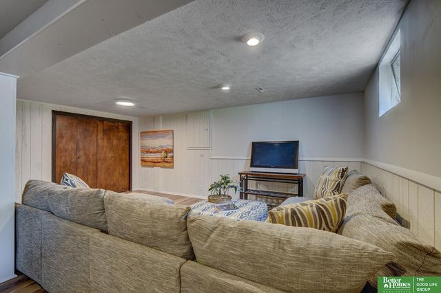 14048 Pierce Street, Omaha, NE 68144