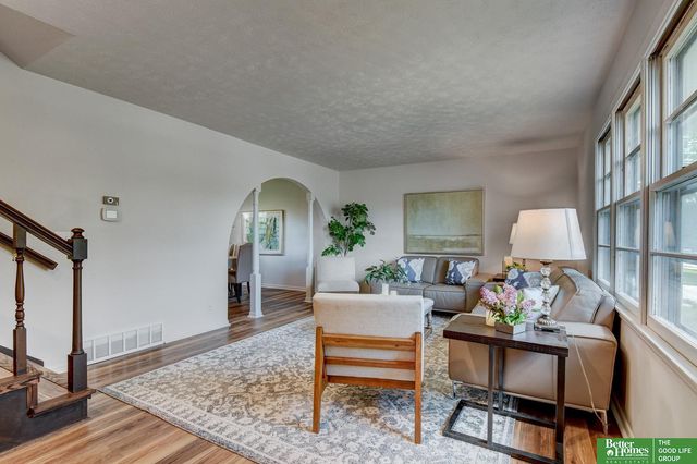 14048 Pierce Street, Omaha, NE 68144