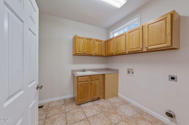 200 Faraday Court, Cary, NC 27518