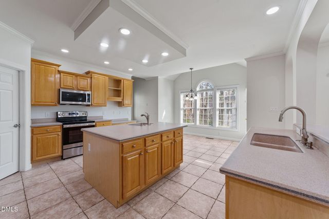 200 Faraday Court, Cary, NC 27518