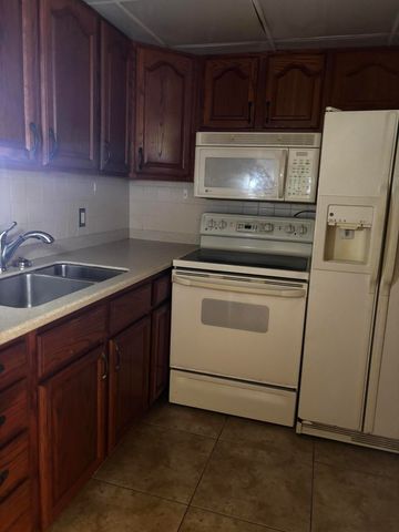 284 Windsor M, West Palm Beach, FL 33417
