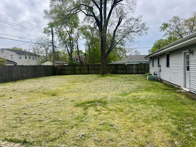 741 Timberline Parkway, Valparaiso, IN 46385