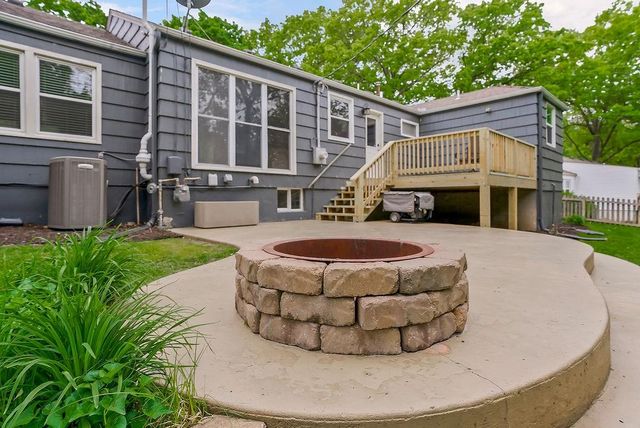 5826 FONTANA Drive, Fairway, KS 66205