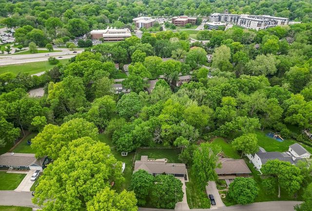 5826 FONTANA Drive, Fairway, KS 66205