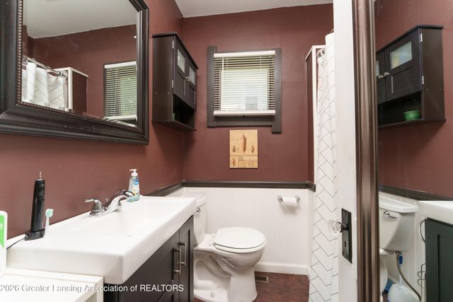 1823 Delevan Avenue, Lansing, MI 48910