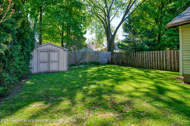 1823 Delevan Avenue, Lansing, MI 48910