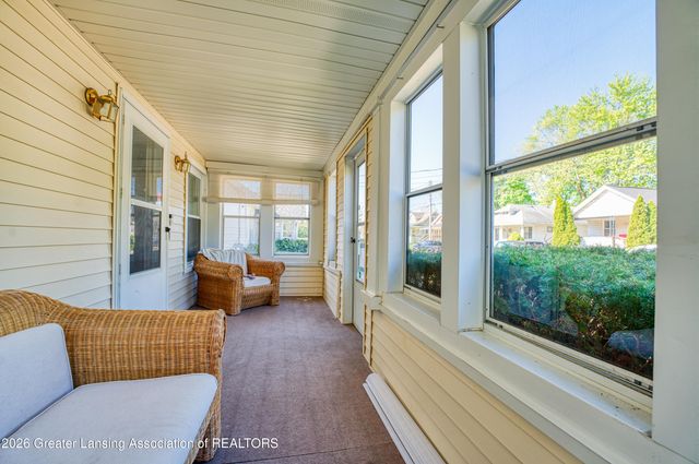 1823 Delevan Avenue, Lansing, MI 48910