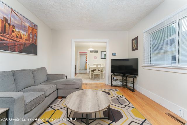 1823 Delevan Avenue, Lansing, MI 48910