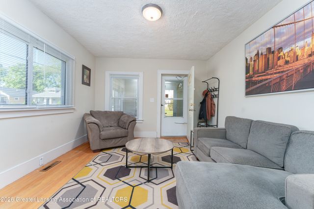 1823 Delevan Avenue, Lansing, MI 48910