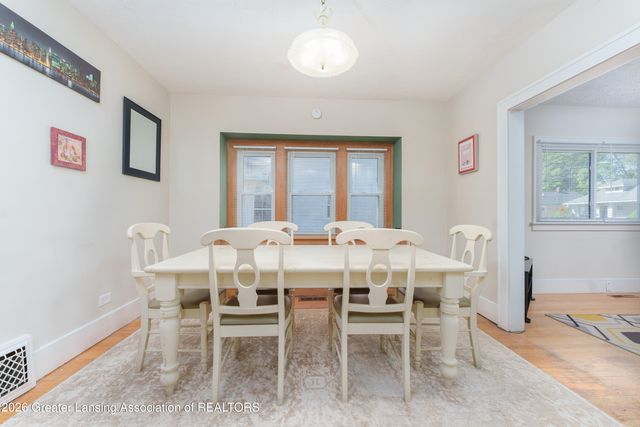 1823 Delevan Avenue, Lansing, MI 48910