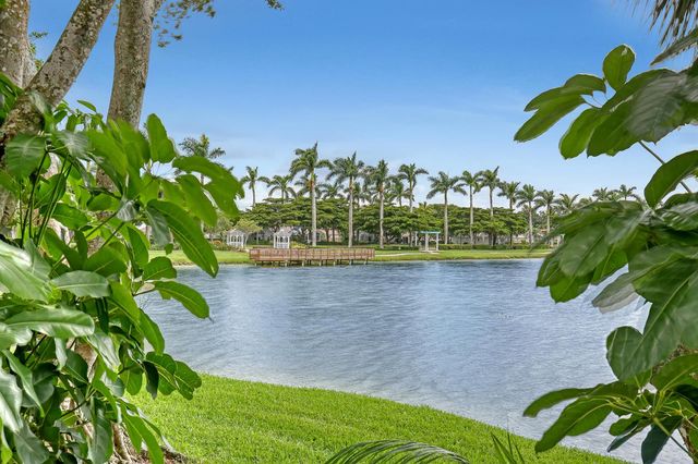 10751 Oak Bend Way, Wellington, FL 33414