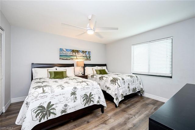 586 Beachwalk CIR O-305, Naples, FL 34108