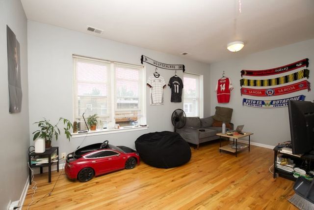 4511 N Malden Street 3B, Chicago, IL 60640