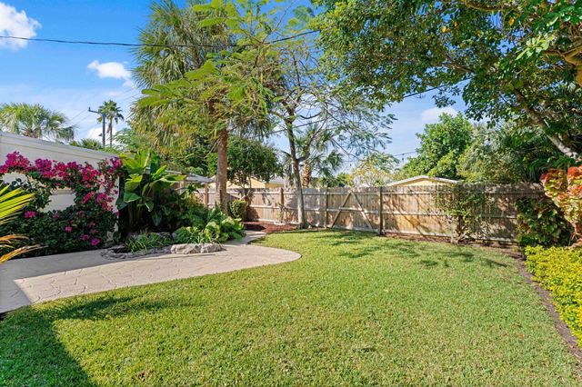 120 18th Avenue N, Lake Worth Beach, FL 33460