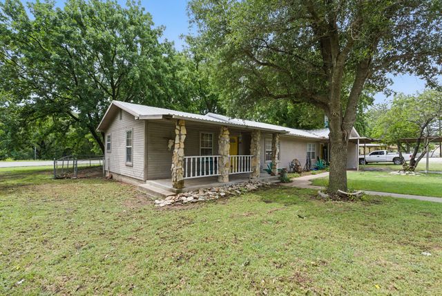 210 Aikens Street, Lipan, TX 76462
