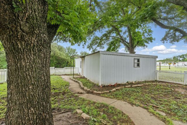 210 Aikens Street, Lipan, TX 76462