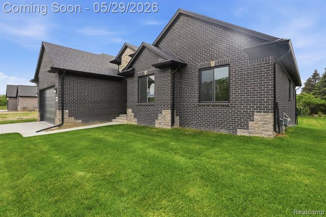 50965 Remar Farms Dr, Macomb, MI 48044