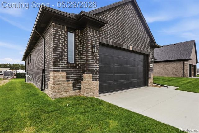50965 Remar Farms Dr, Macomb, MI 48044