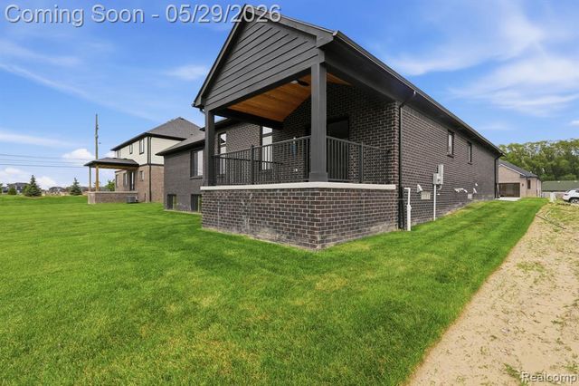 50965 Remar Farms Dr, Macomb, MI 48044