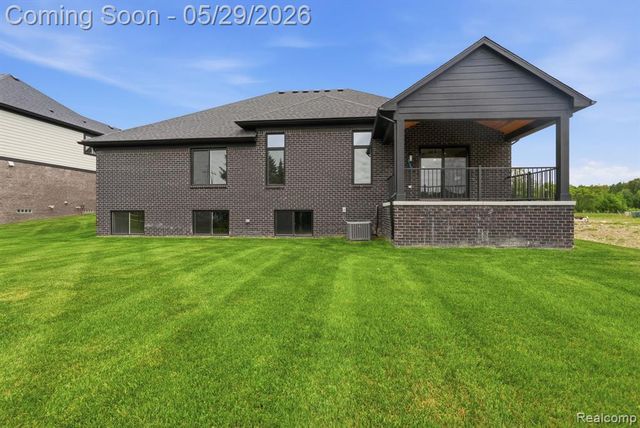 50965 Remar Farms Dr, Macomb, MI 48044