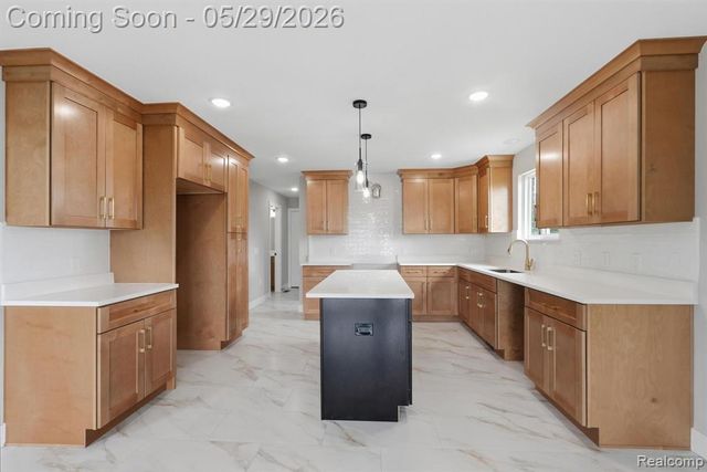 50965 Remar Farms Dr, Macomb, MI 48044