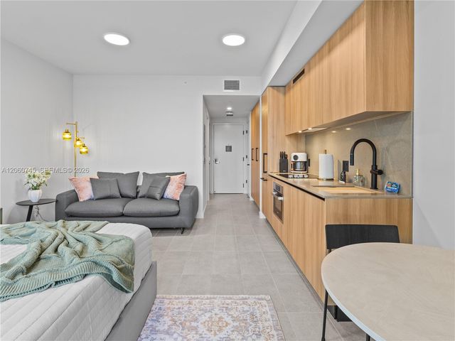 121 NE 5th Street 504, Miami, FL 33132