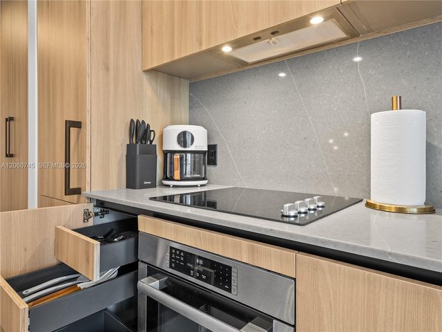 121 NE 5th Street 504, Miami, FL 33132