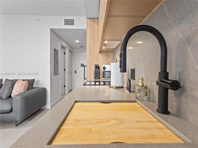 121 NE 5th Street 504, Miami, FL 33132