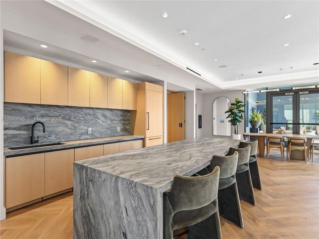 121 NE 5th Street 504, Miami, FL 33132