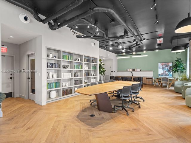 121 NE 5th Street 504, Miami, FL 33132