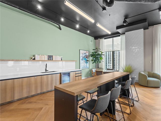 121 NE 5th Street 504, Miami, FL 33132