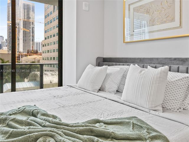 121 NE 5th Street 504, Miami, FL 33132