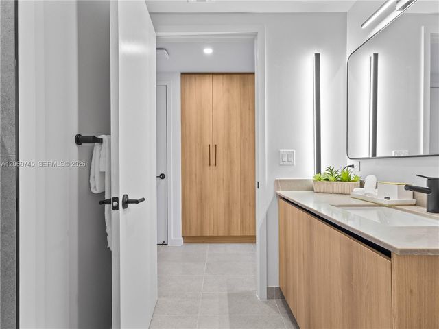 121 NE 5th Street 504, Miami, FL 33132