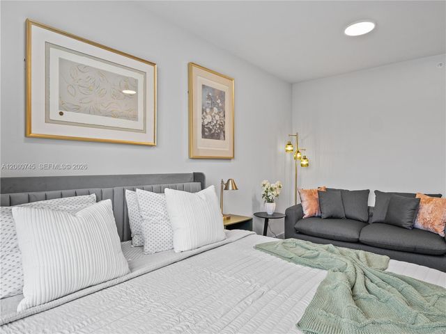 121 NE 5th Street 504, Miami, FL 33132