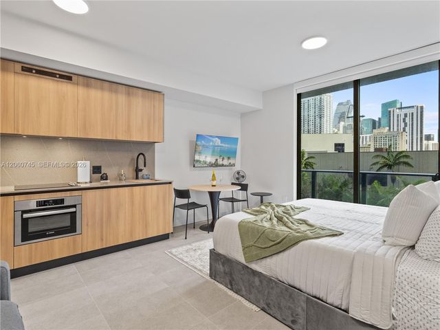 121 NE 5th Street 504, Miami, FL 33132