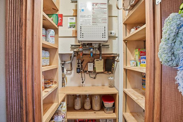 135 Nevada Ave, Roseville, CA 95678