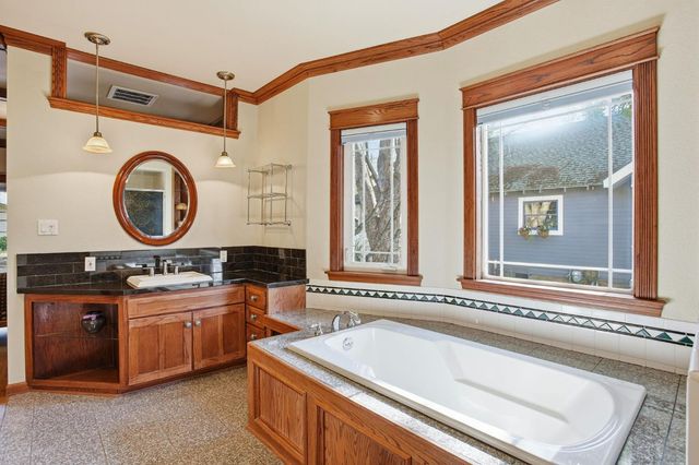 135 Nevada Ave, Roseville, CA 95678