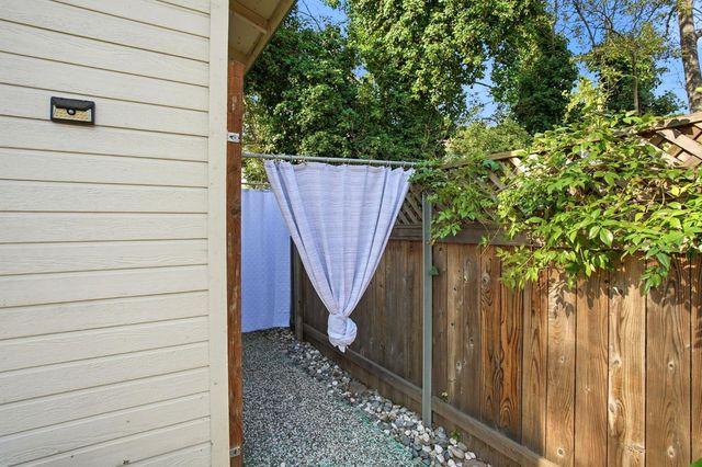 135 Nevada Ave, Roseville, CA 95678