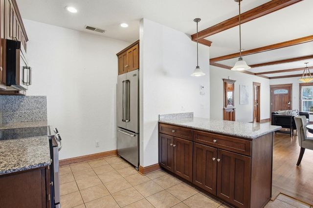 135 Nevada Ave, Roseville, CA 95678