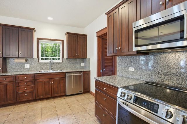 135 Nevada Ave, Roseville, CA 95678