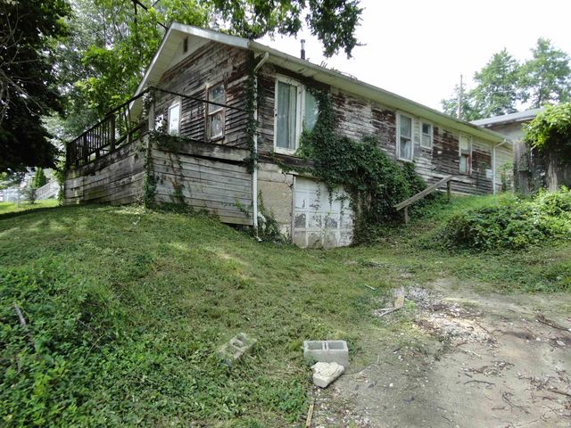 227 20th Street, Bedford, IN 47421