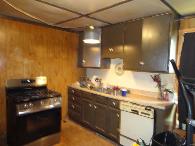 227 20th Street, Bedford, IN 47421