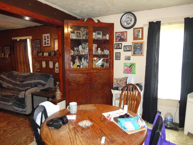 227 20th Street, Bedford, IN 47421