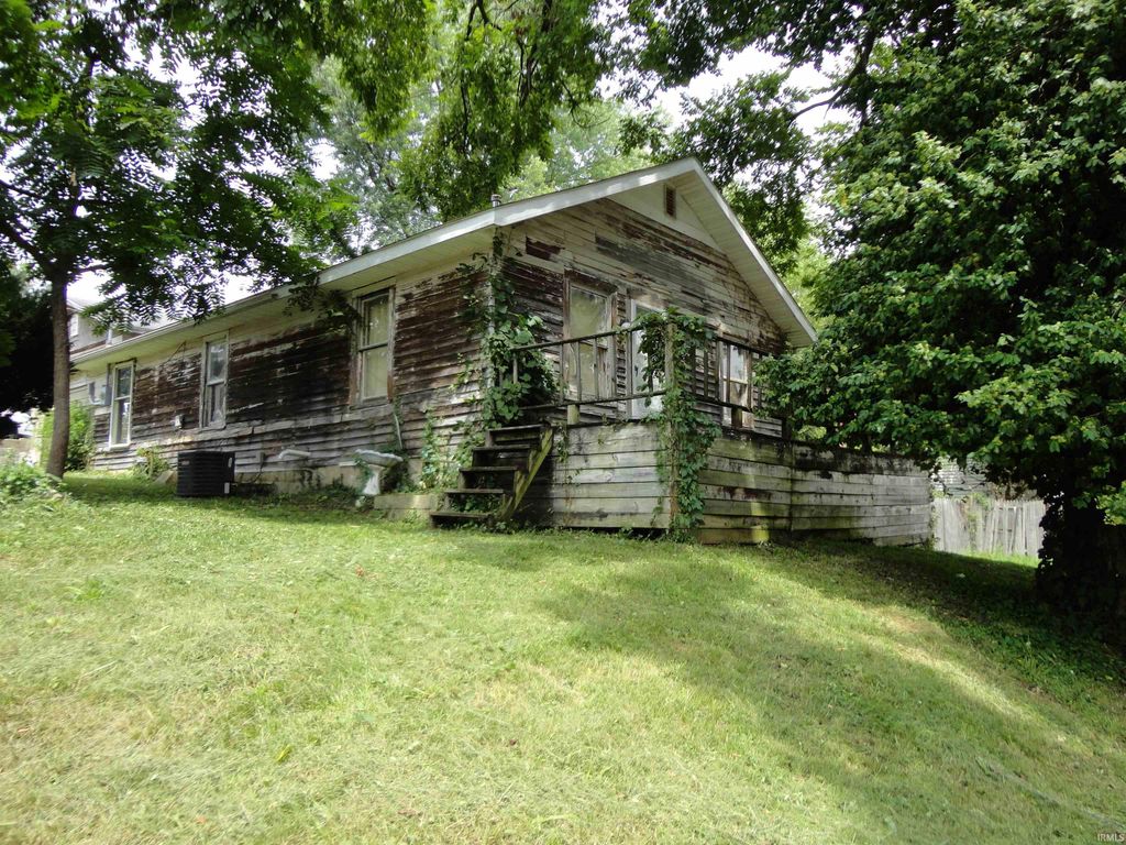 227 20th Street, Bedford, IN 47421