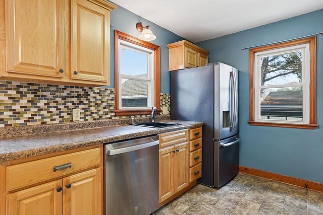721 GROVE AVENUE, Wisconsin Rapids, WI 54494