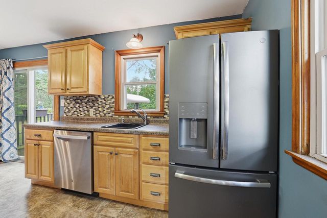 721 GROVE AVENUE, Wisconsin Rapids, WI 54494