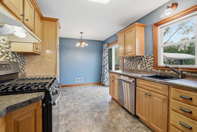 721 GROVE AVENUE, Wisconsin Rapids, WI 54494